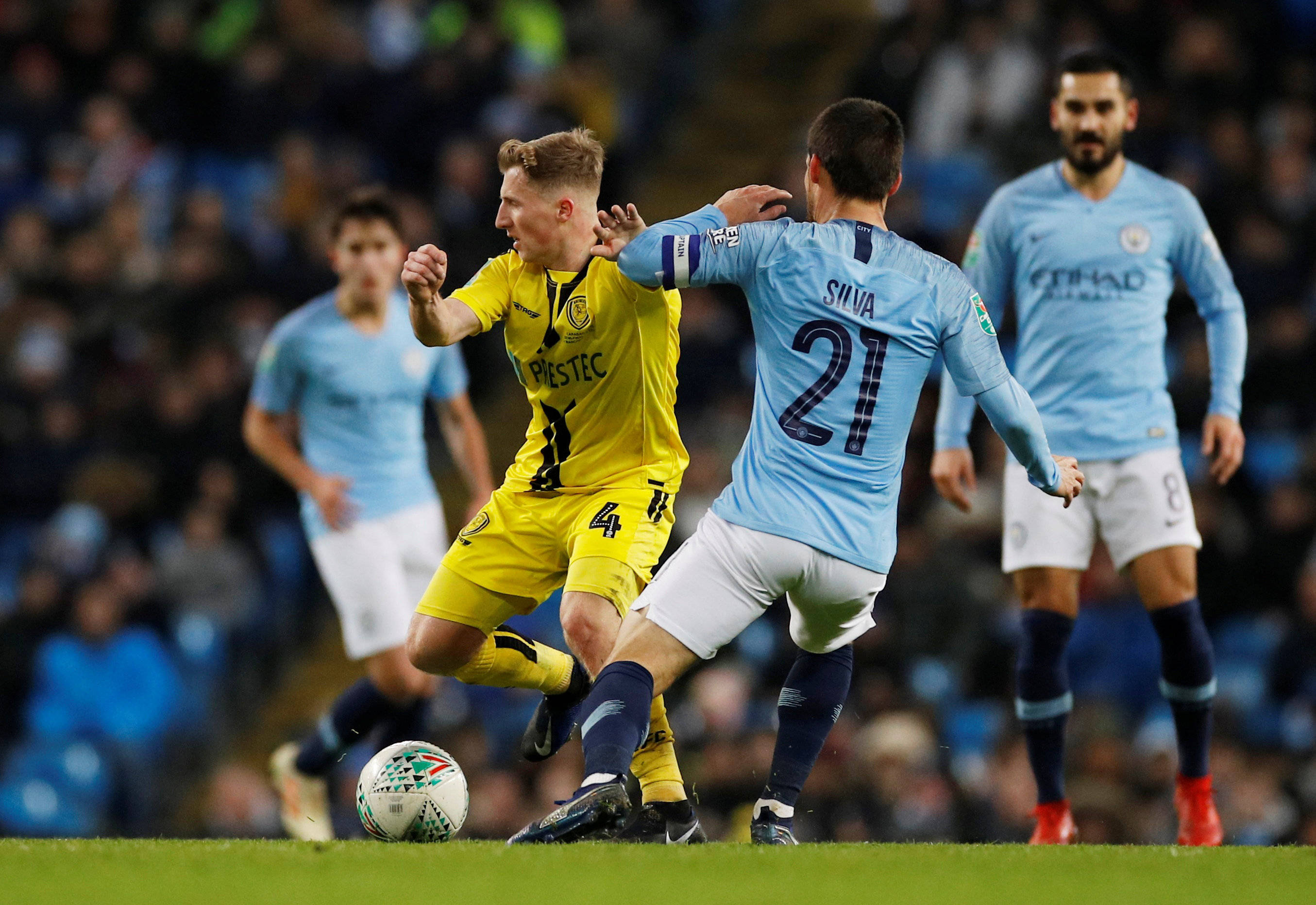 摩纳哥将作客里尔,争夺关键胜利和积分 摩纳哥将作客里尔,争夺关键胜利和积分