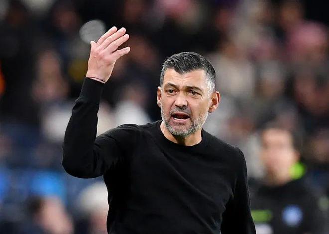 帕尔马客场大败,遭遇恶劣表现 帕尔马客场大败,遭遇恶劣表现