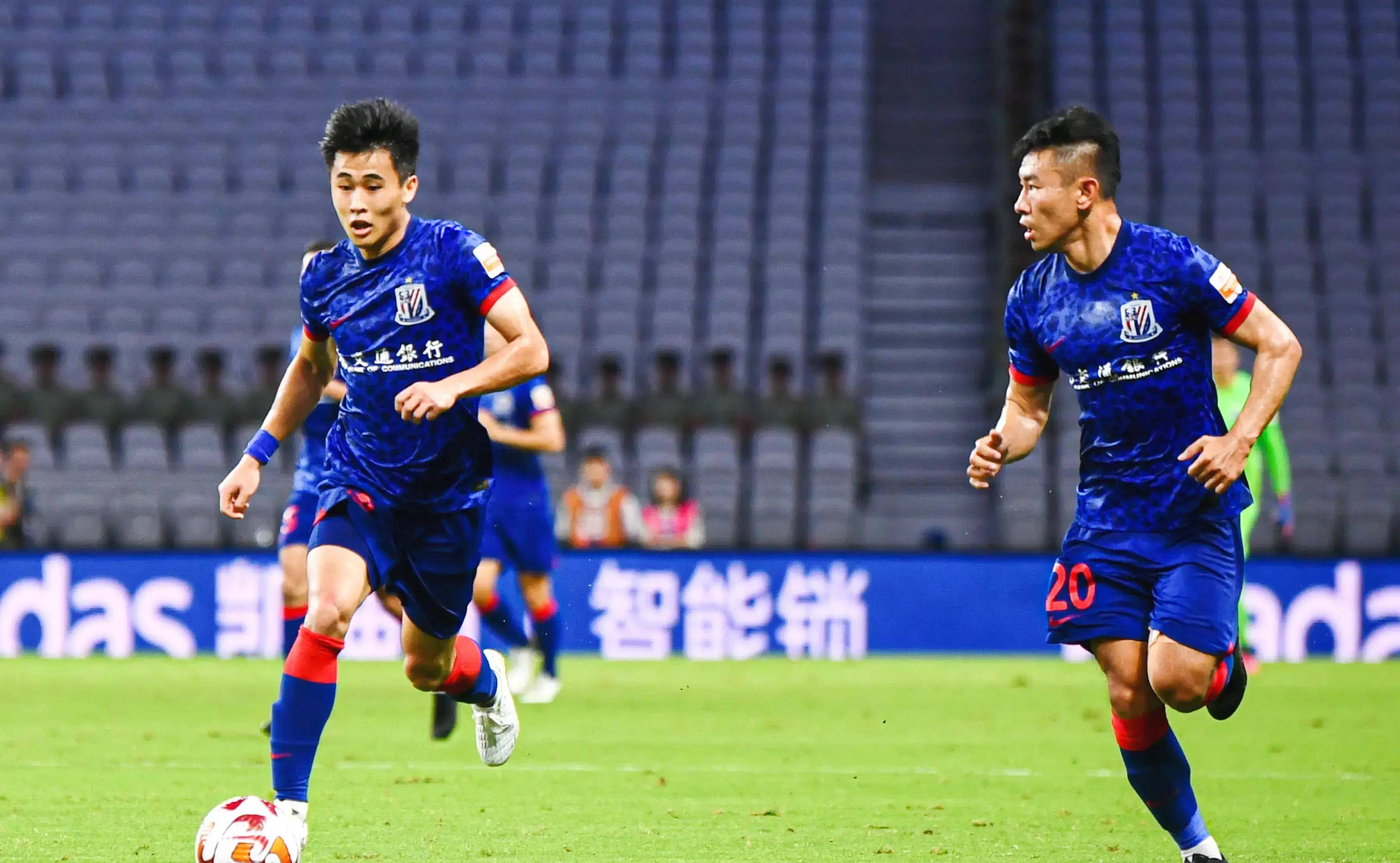 冠军之争,球队全神贯注争做胜利者 冠军之争,球队全神贯注争做胜利者