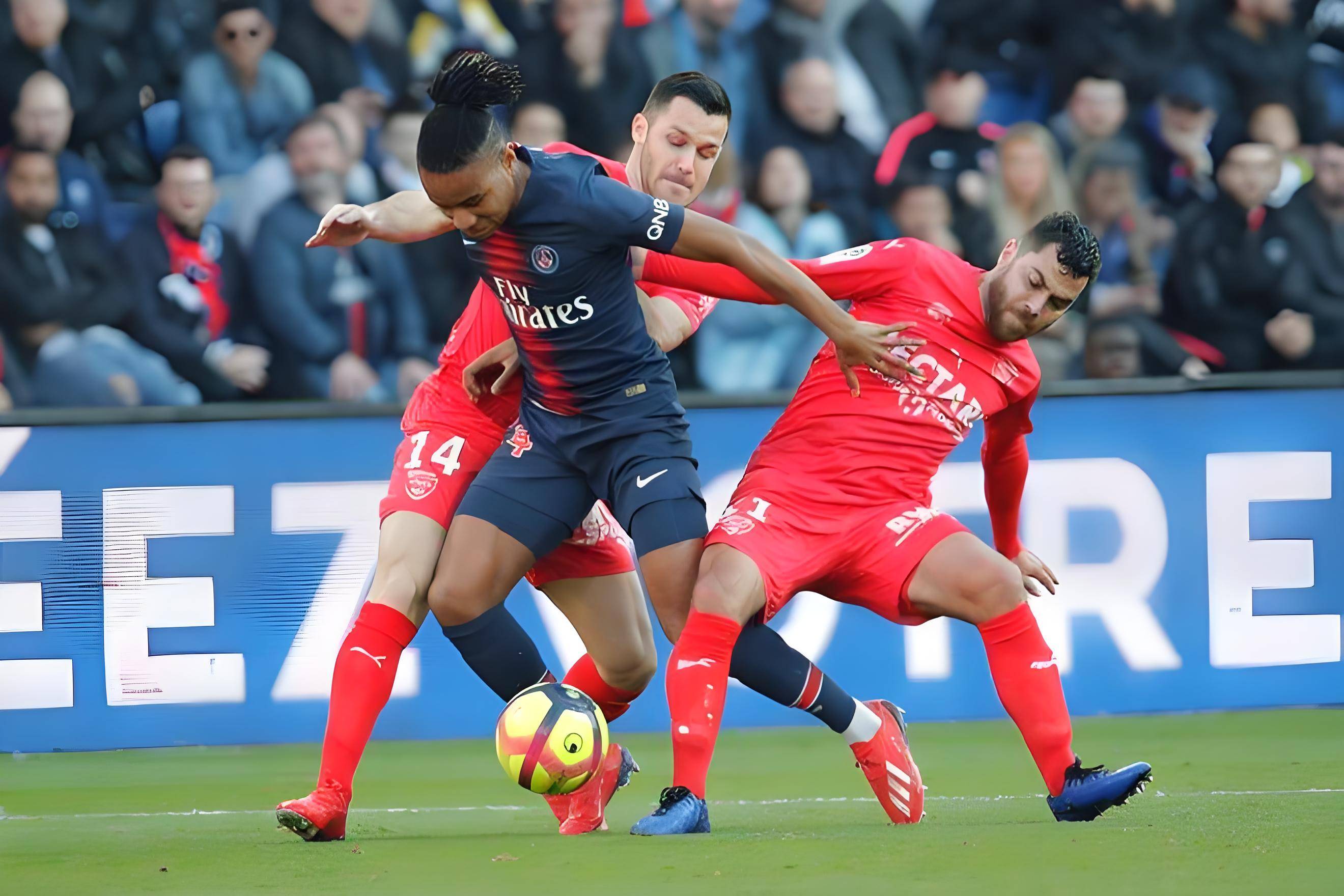 欧洲联赛局势激烈,国家队抢夺胜利晋级下一轮 欧洲联赛局势激烈,国家队抢夺胜利晋级下一轮