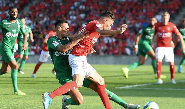 爱体育官方网站-圣埃蒂安俱乐部迎来全队爆发,击败对手