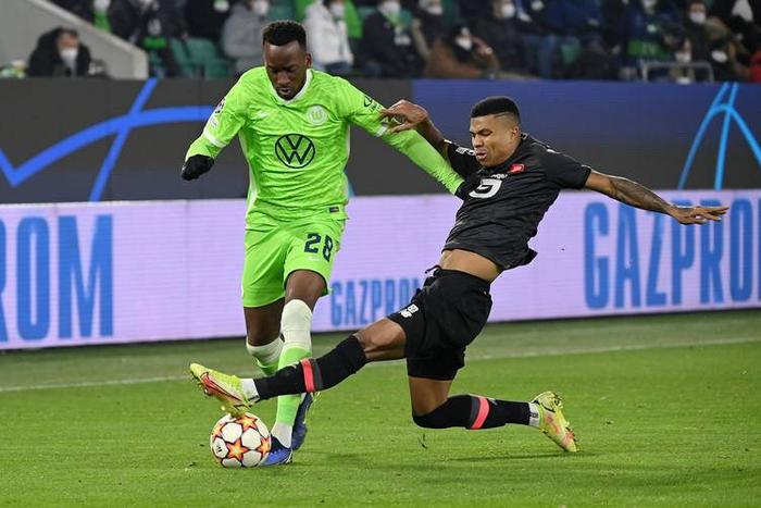 柏林赫塔主场不敌沃尔夫斯堡,积分榜逐渐下滑 柏林赫塔主场不敌沃尔夫斯堡,积分榜逐渐下滑