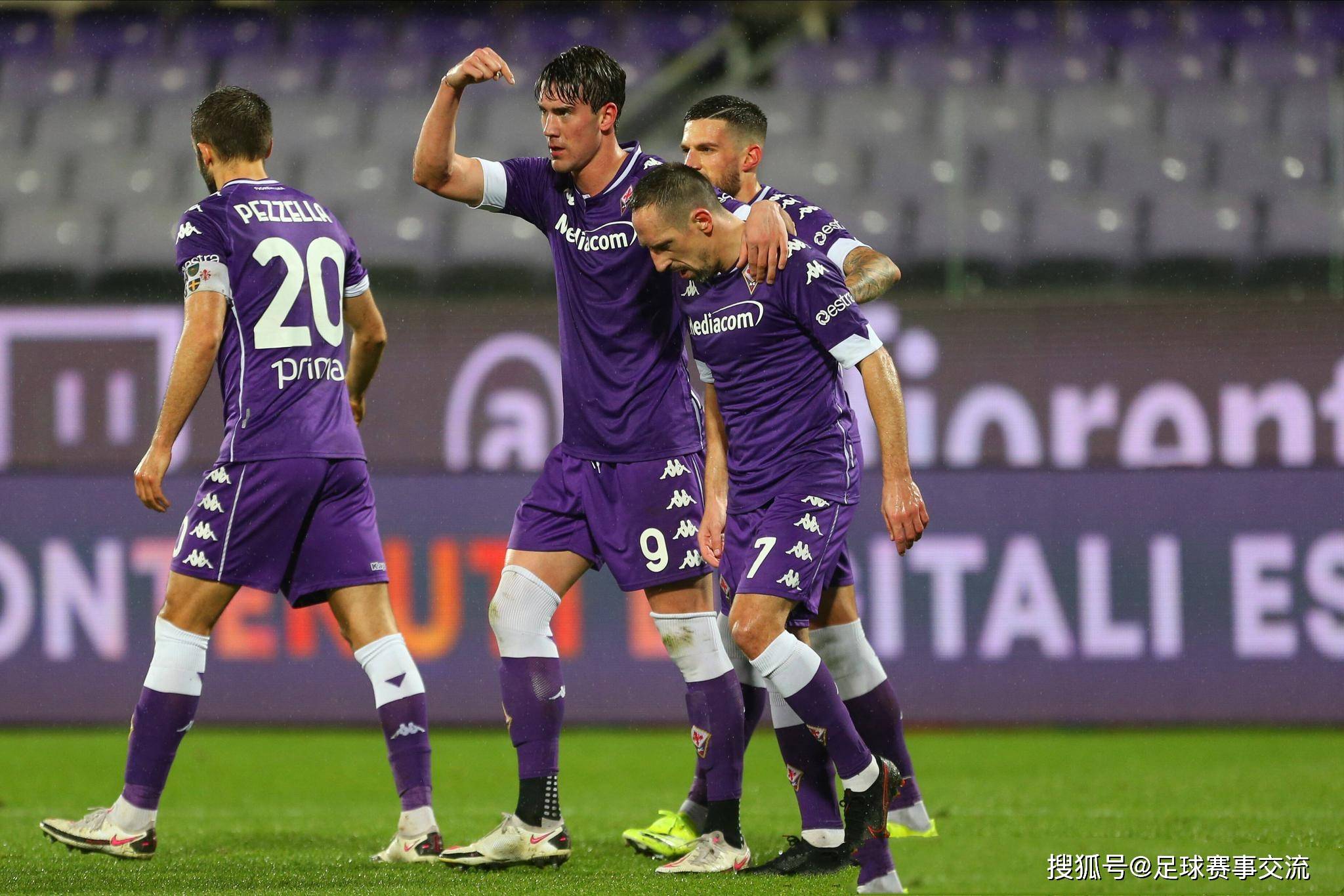 佛罗伦萨主场击败卡利亚里,轻松取胜 佛罗伦萨主场击败卡利亚里,轻松取胜