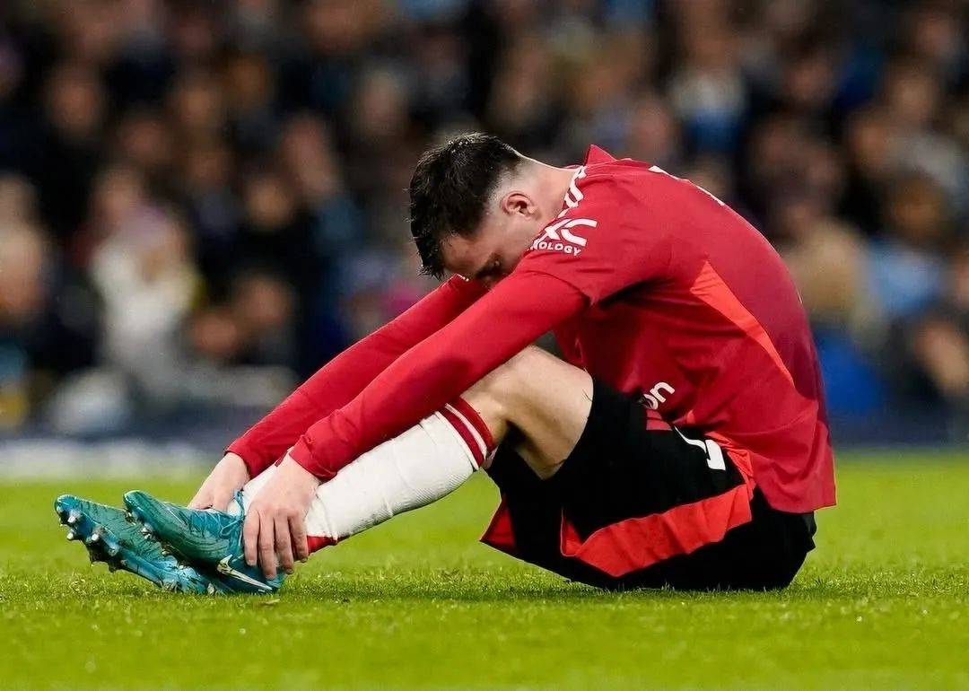 爱体育官方网站-曼联前锋复出训练,望在下一场比赛中出场