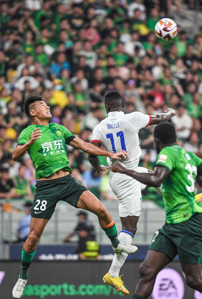 上海申花客场逆转战胜北京国安,士气高涨 上海申花客场逆转战胜北京国安,士气高涨