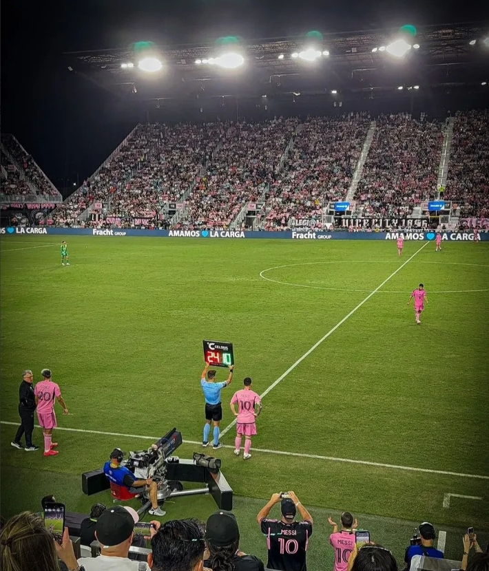 爱体育官方网站-头号射手梅开二度,刷新进球记录