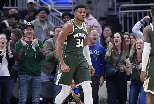 爱体育-公鹿中锋赛后艰难承认失败,称对手防守下反攻措手不及