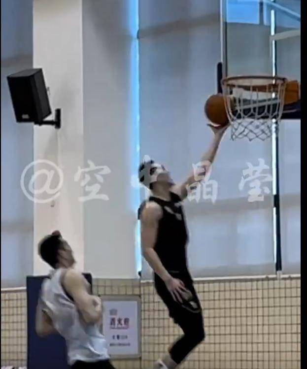 爱体育-外援组合火力全开,大笑取胜