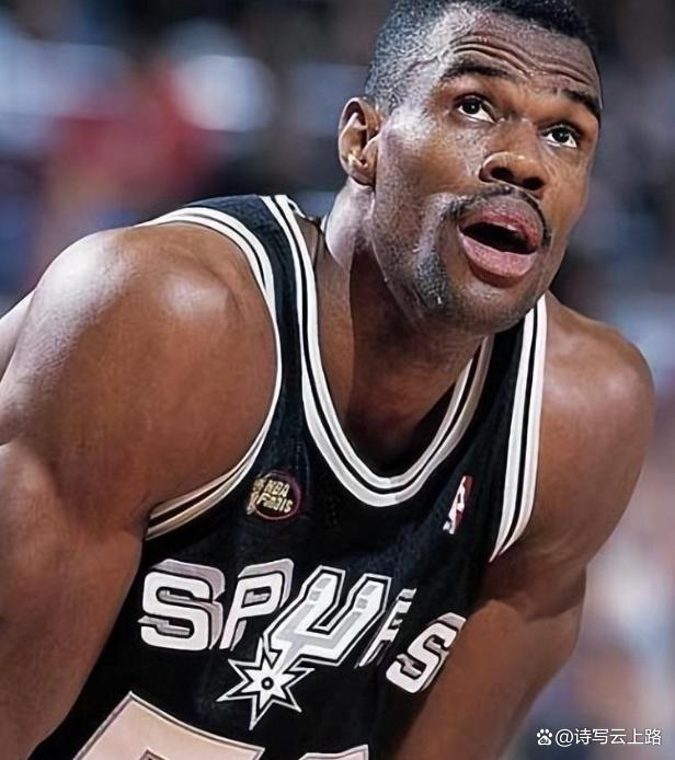 爱体育官方网站-全球最佳防守球员荣获殊荣