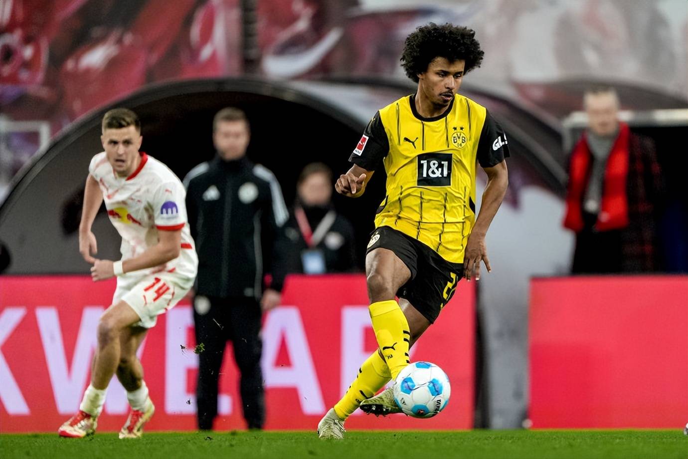 多特蒙德客场不敌塞维利亚,小组出局 多特蒙德客场不敌塞维利亚,小组出局