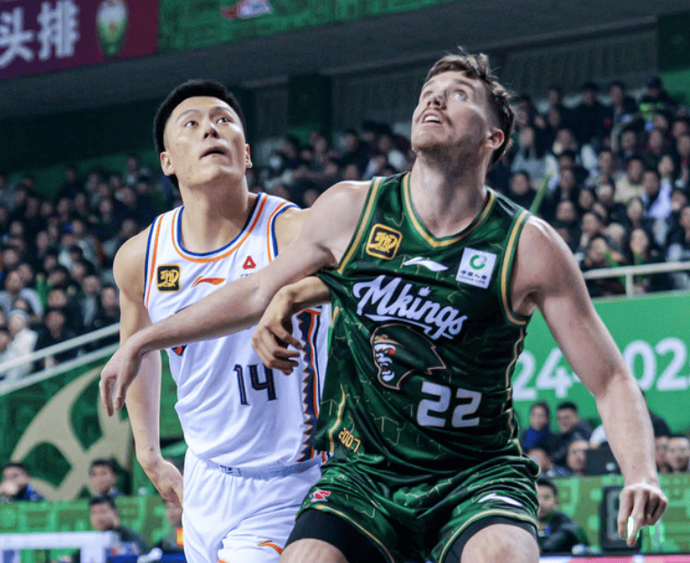 爱体育-贵港队锋线火力全开，冲击榜首位置