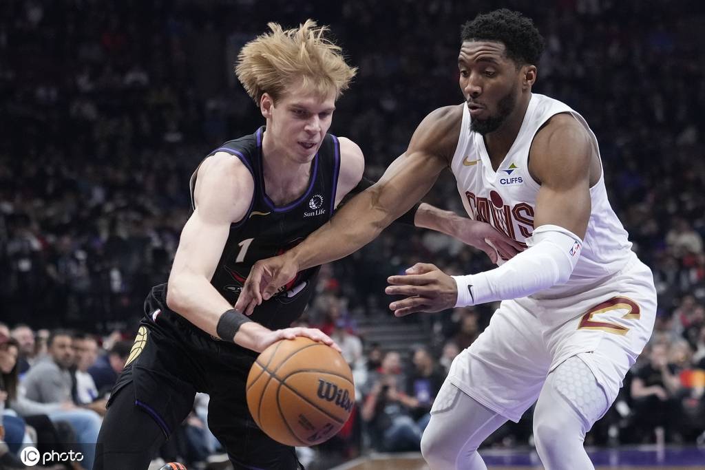 猛龙主场大胜国王，西呂贡献全场最高33分