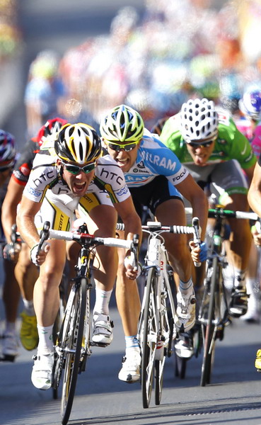 AC米兰冲刺领骑,力争一鼓作气取胜 AC米兰冲刺领骑,力争一鼓作气取胜