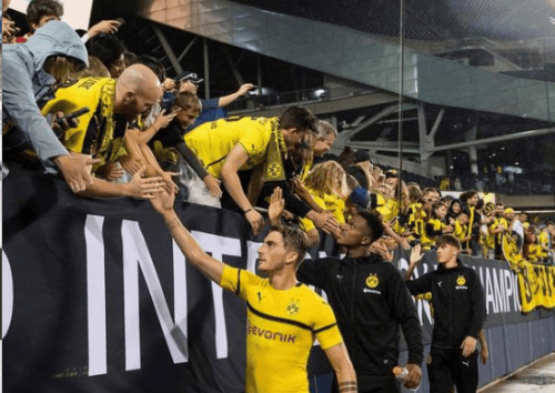 马德里竞技赢得关键胜利,晋级前景开阔 马德里竞技赢得关键胜利,晋级前景开阔