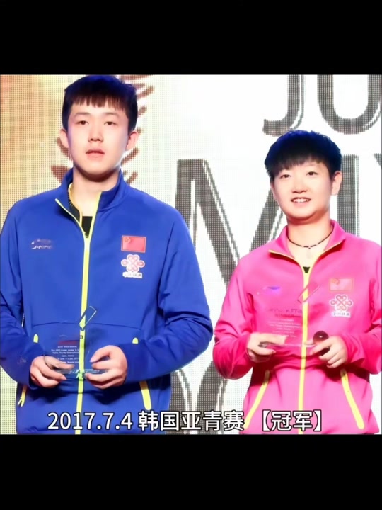 跆拳道比赛中,韩国选手夺得头筹 跆拳道比赛中,韩国选手夺得头筹