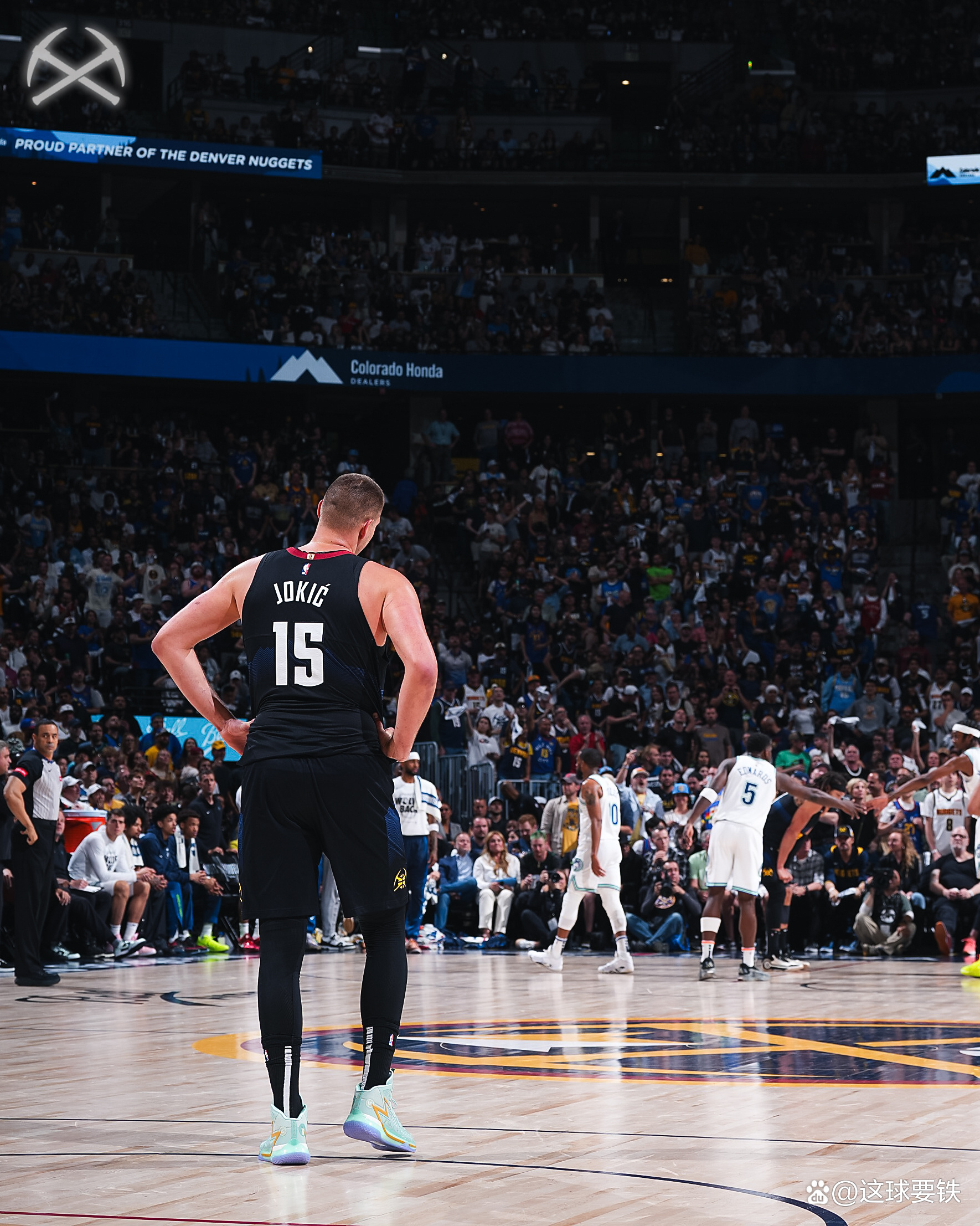 马刺队主场负于老鹰队连败收场