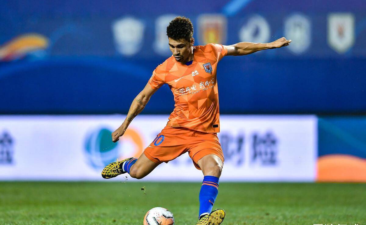 波尔图主场惨败,晋级希望渺茫 波尔图主场惨败,晋级希望渺茫