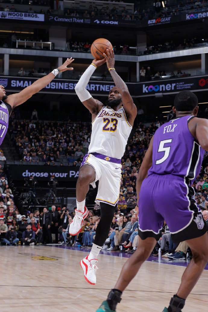 爱体育官方网站-湖人再战告捷，信心十足