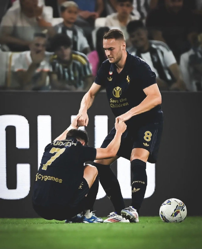 尤文图斯主场击败桑普多利亚，雷吉隆意进球献助攻