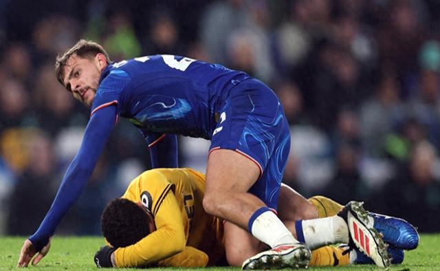 爱体育官方网站-切尔西中场球员传射换个角度制造威胁