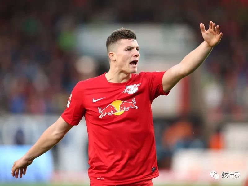 雷瓦恩门将神勇化解多次威胁 雷瓦恩门将神勇化解多次威胁