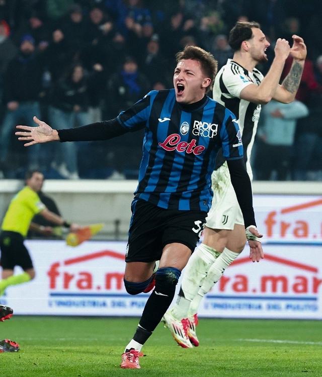 爱体育官方网站-汉得斯菲尔德主场逼平对手,英超保级形势再现波澜