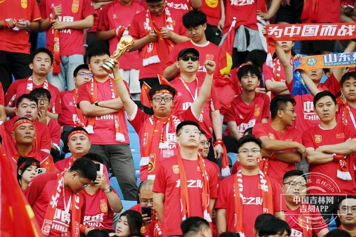 爱体育官方网站-现场观战,球迷热血沸腾助威