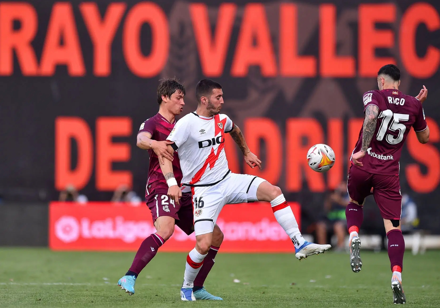 巴拉多利德主场告捷，皇家贝蒂斯逼平