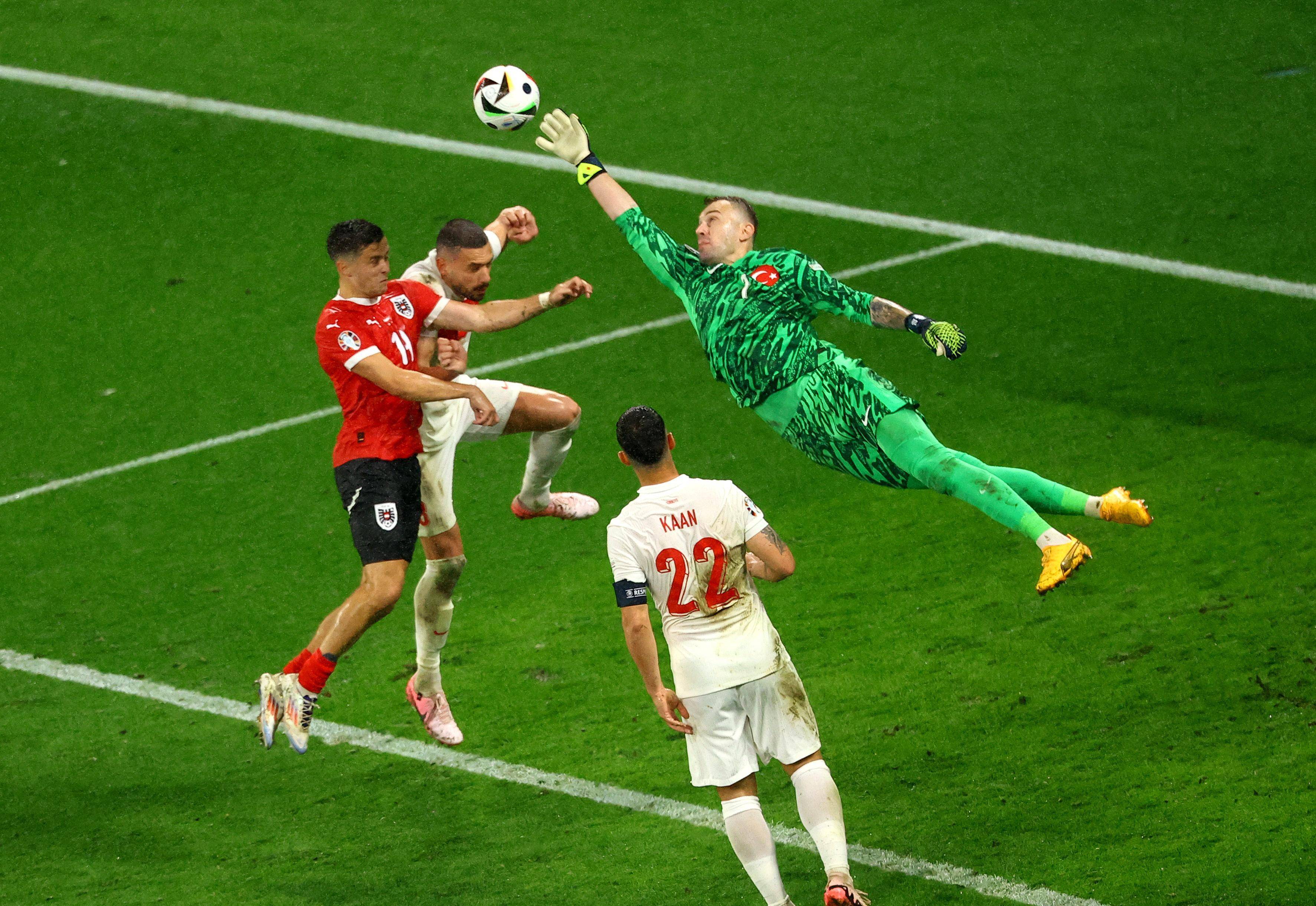 顶级球队对决,欧洲足球赛场上的激烈对抗 顶级球队对决,欧洲足球赛场上的激烈对抗