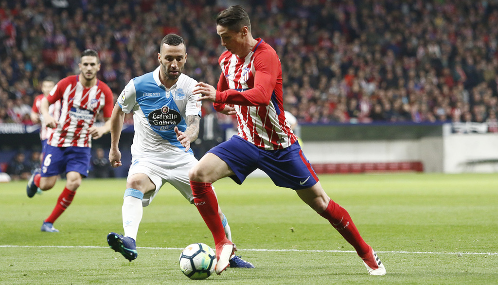 瓦伦西亚战胜拉科鲁尼亚,豪取三分领跑。 瓦伦西亚战胜拉科鲁尼亚,豪取三分领跑。