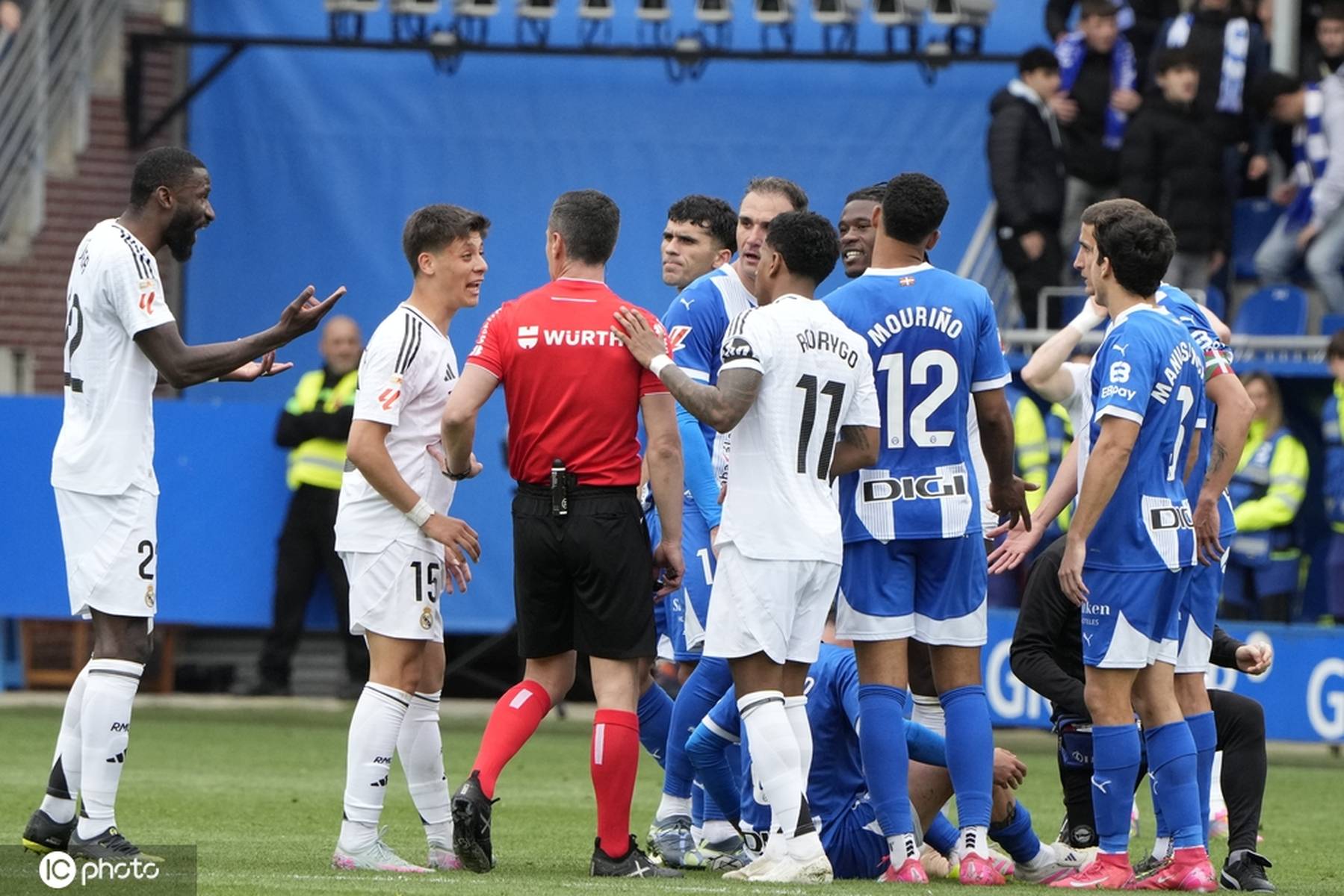 阿拉维斯惨遭客场溃败,负于瓦拉多利德 阿拉维斯惨遭客场溃败,负于瓦拉多利德