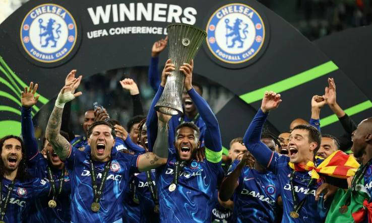 爱体育官网-切尔西队员备战新赛季，全力以赴向前冲