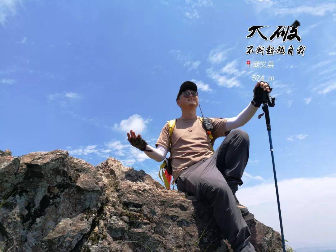 爱体育-立于高峰:两队争霸,谁将在巅峰之上独领风骚