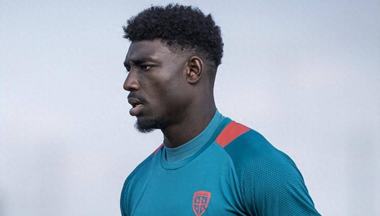 爱体育官网-卡利亚里主帅寻找解决防守问题之策