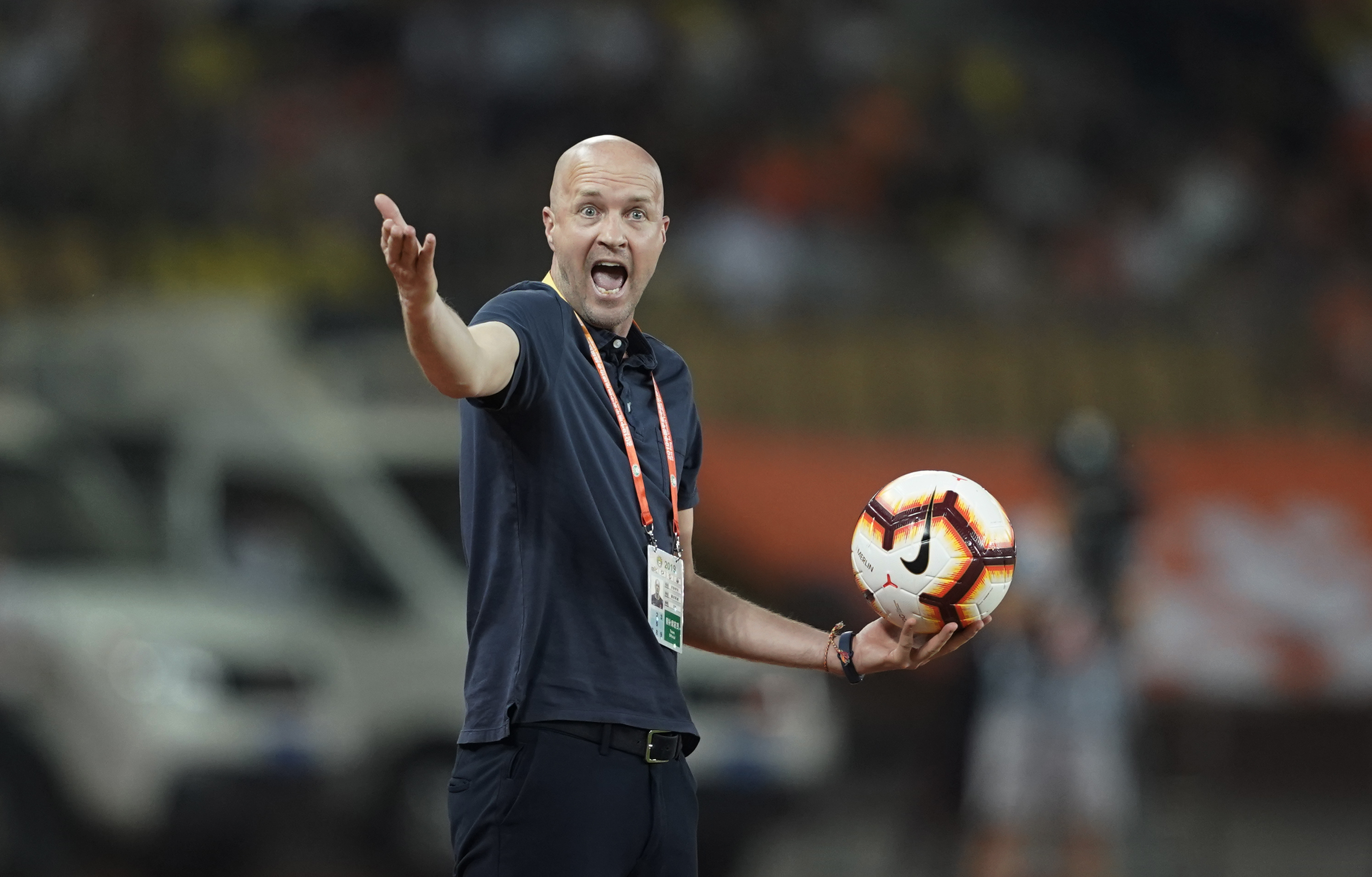 武汉卓尔不敌重庆斯威,客场失利 武汉卓尔不敌重庆斯威,客场失利