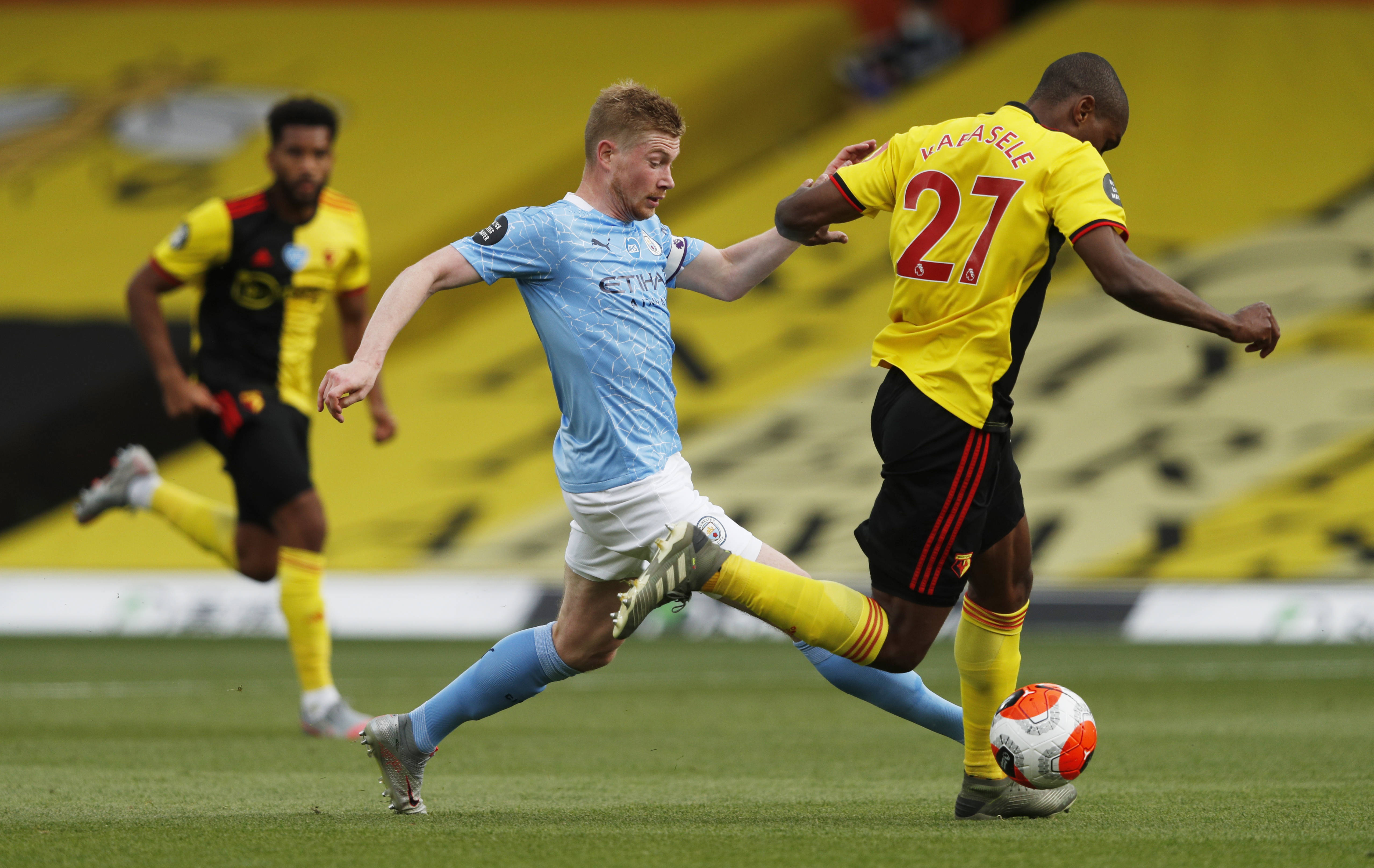 曼城比分战绩抢眼,蓝月亮迎来新挑战 曼城比分战绩抢眼,蓝月亮迎来新挑战