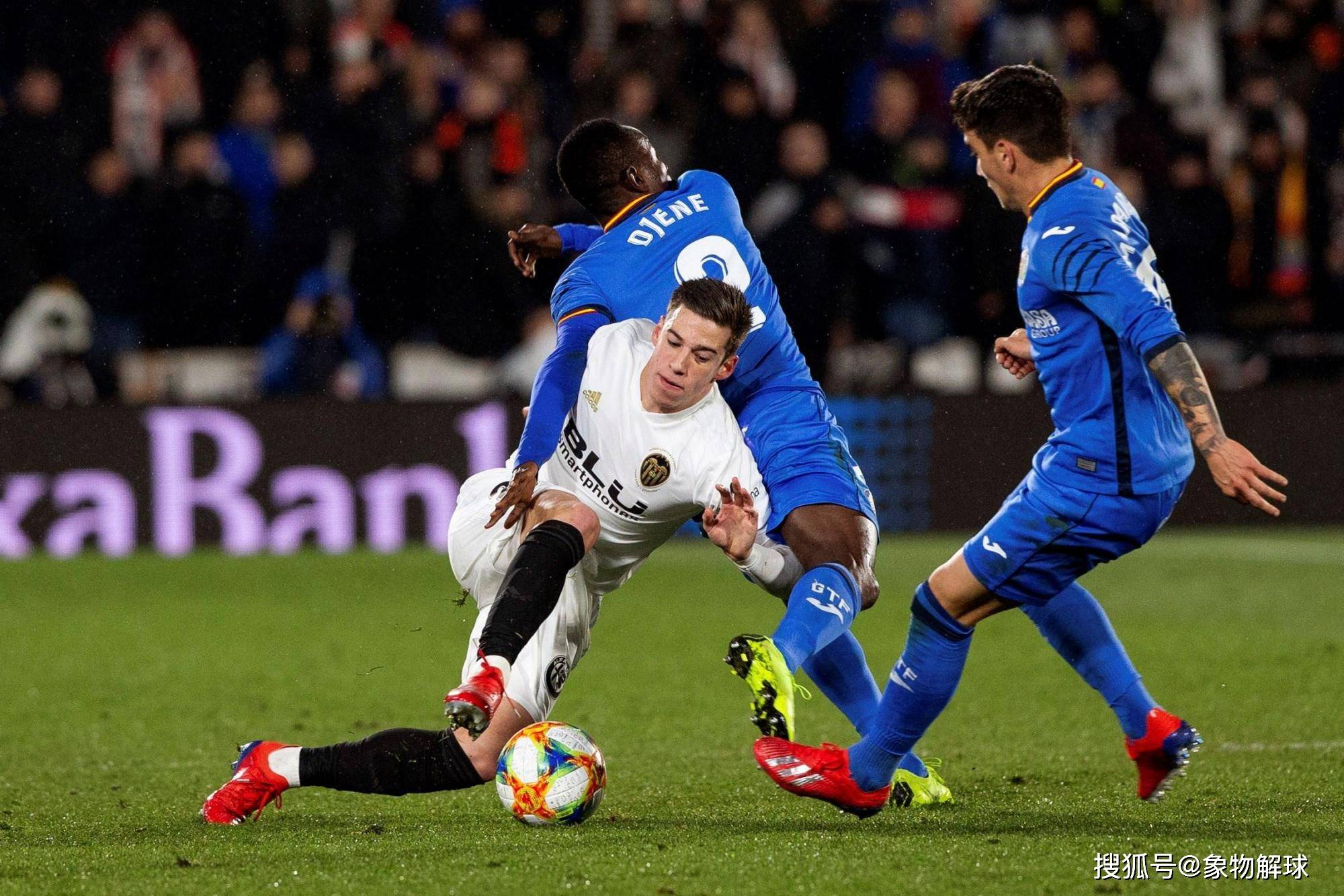 爱体育-巴伦西亚闷平比利亚雷亚尔,队内气氛紧张