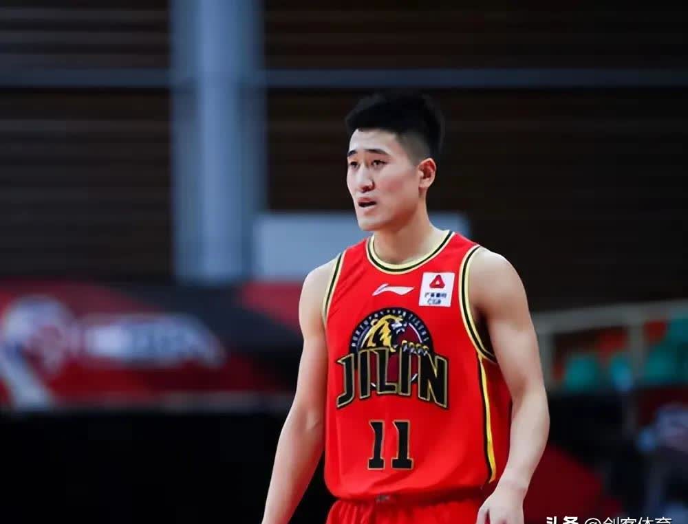 吉林男篮豪取胜利,球队气势如虹 吉林男篮豪取胜利,球队气势如虹