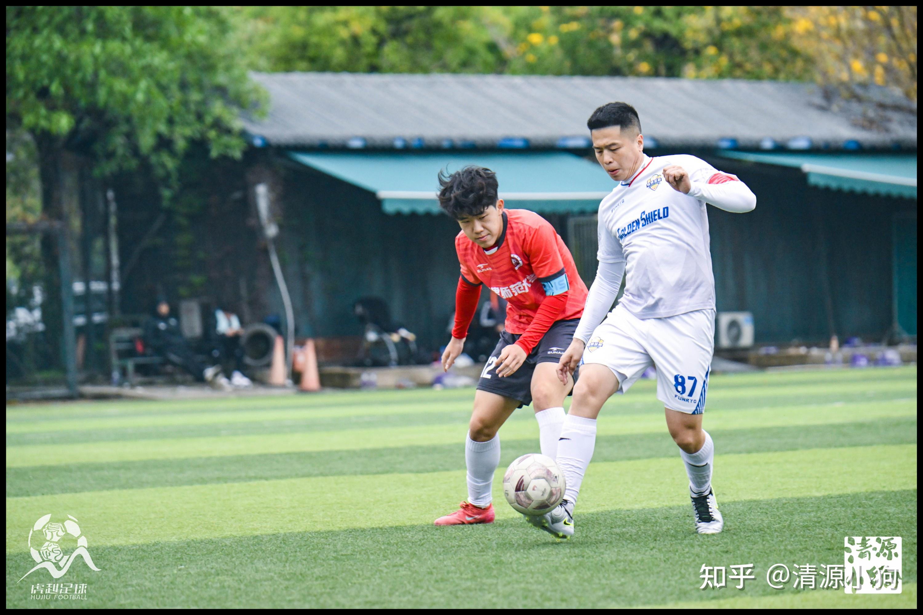 爱体育官网-队员发挥出色,帮助球队成功逆转比分