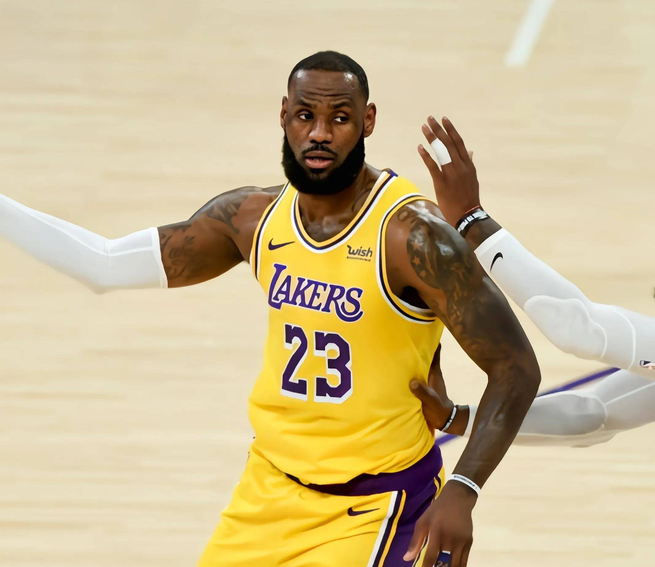 湖人战胜热火,朝着总冠军迈进一大步 湖人战胜热火,朝着总冠军迈进一大步