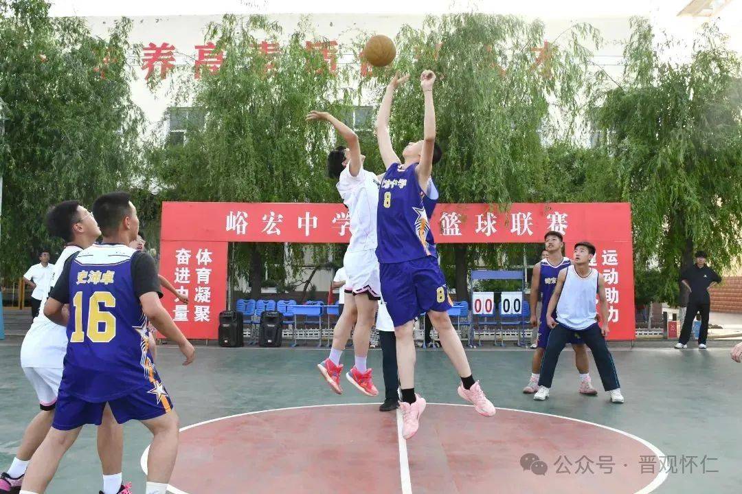 爱体育官网-劲旅对阵，实力碰撞，一场悬念盎然的比赛