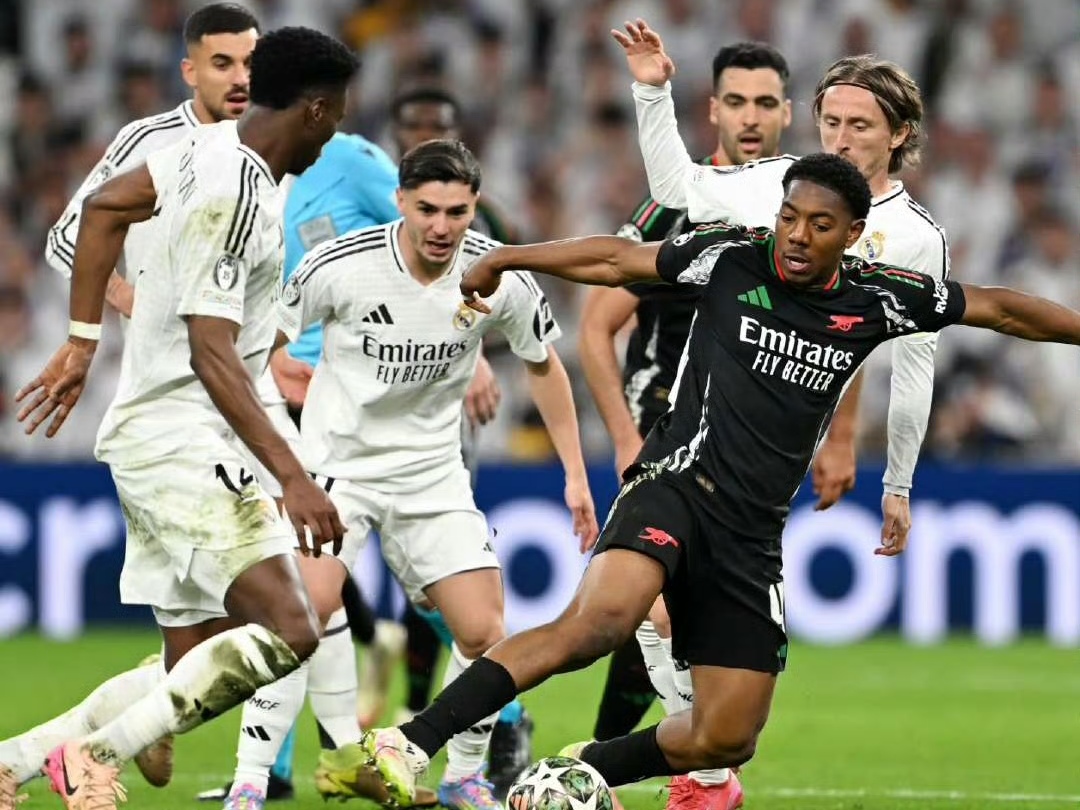 爱体育官方网站-欧冠决赛连岑对决,全明星震撼狂欢赛场