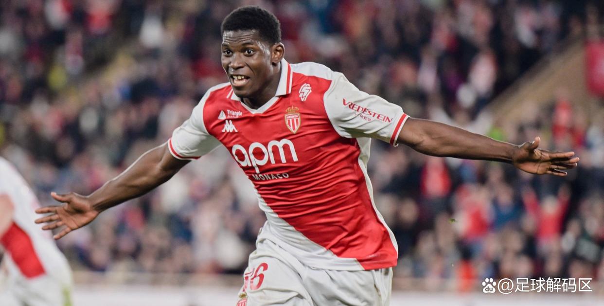 摩纳哥客场逆转取胜,球员庆祝喜悦 摩纳哥客场逆转取胜,球员庆祝喜悦