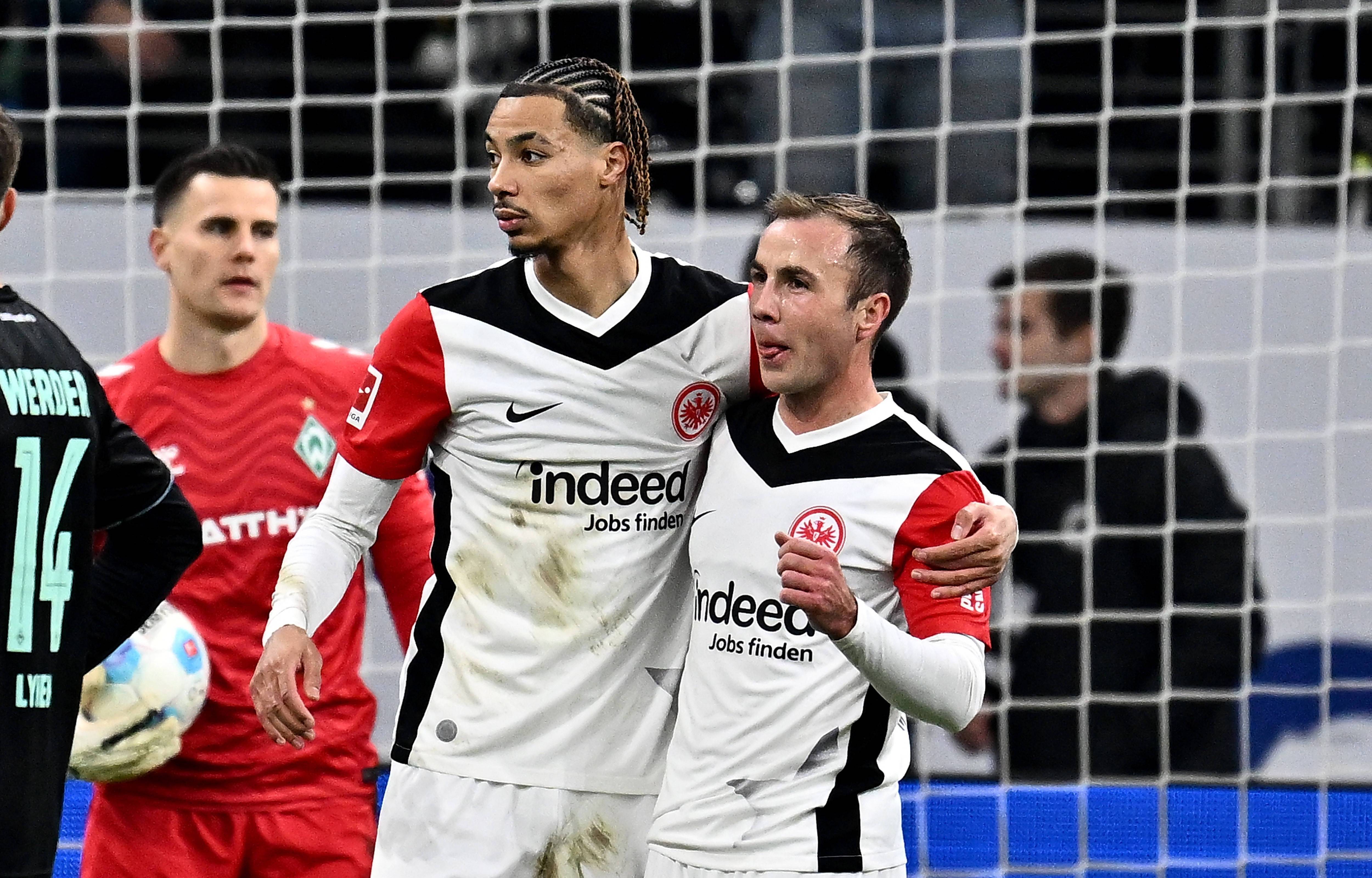 爱体育-法兰克福豪取五连胜,稳居德甲积分榜前列