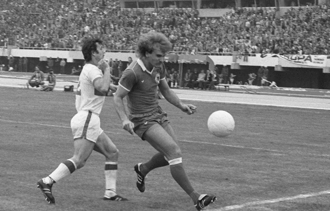 爱体育官方网站-法兰克福客场逼平对手,保持不败纪录