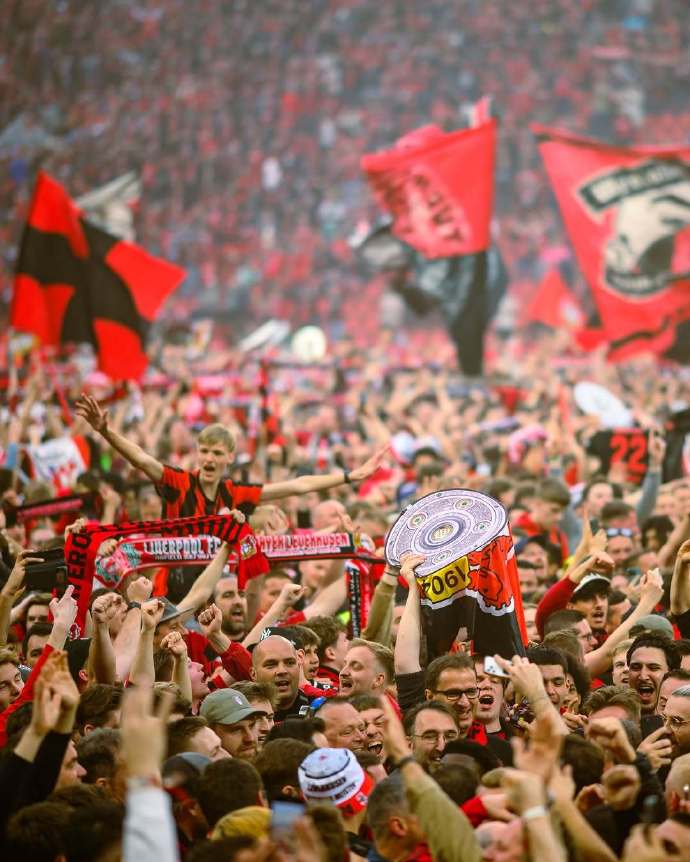 勒沃库森队员努力拼搏,获得宝贵胜利 勒沃库森队员努力拼搏,获得宝贵胜利