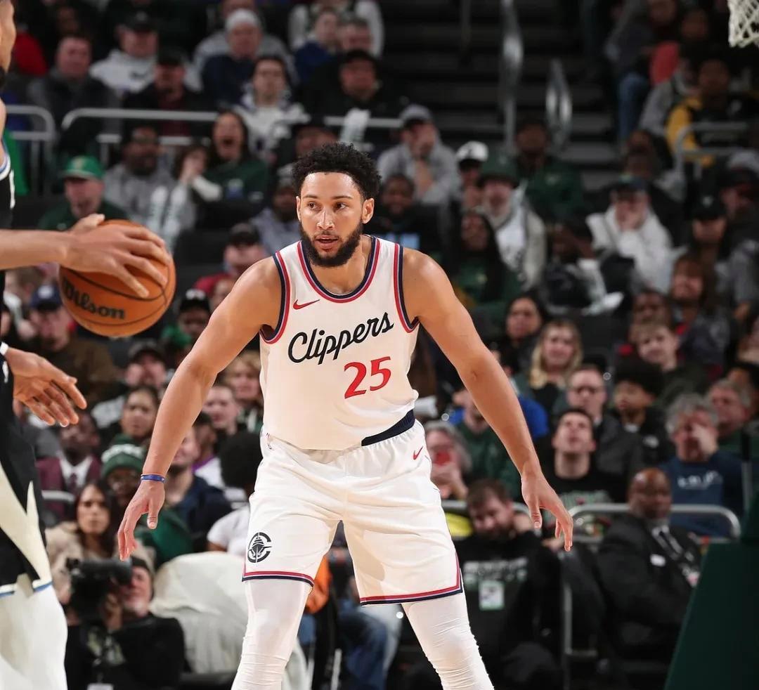 爱体育-快船遭遇两连败,实力遭质疑