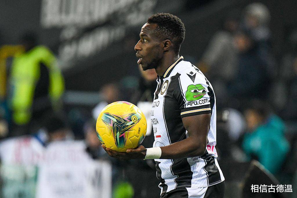 AC米兰轻取乌迪内斯,保住前四席位 AC米兰轻取乌迪内斯,保住前四席位