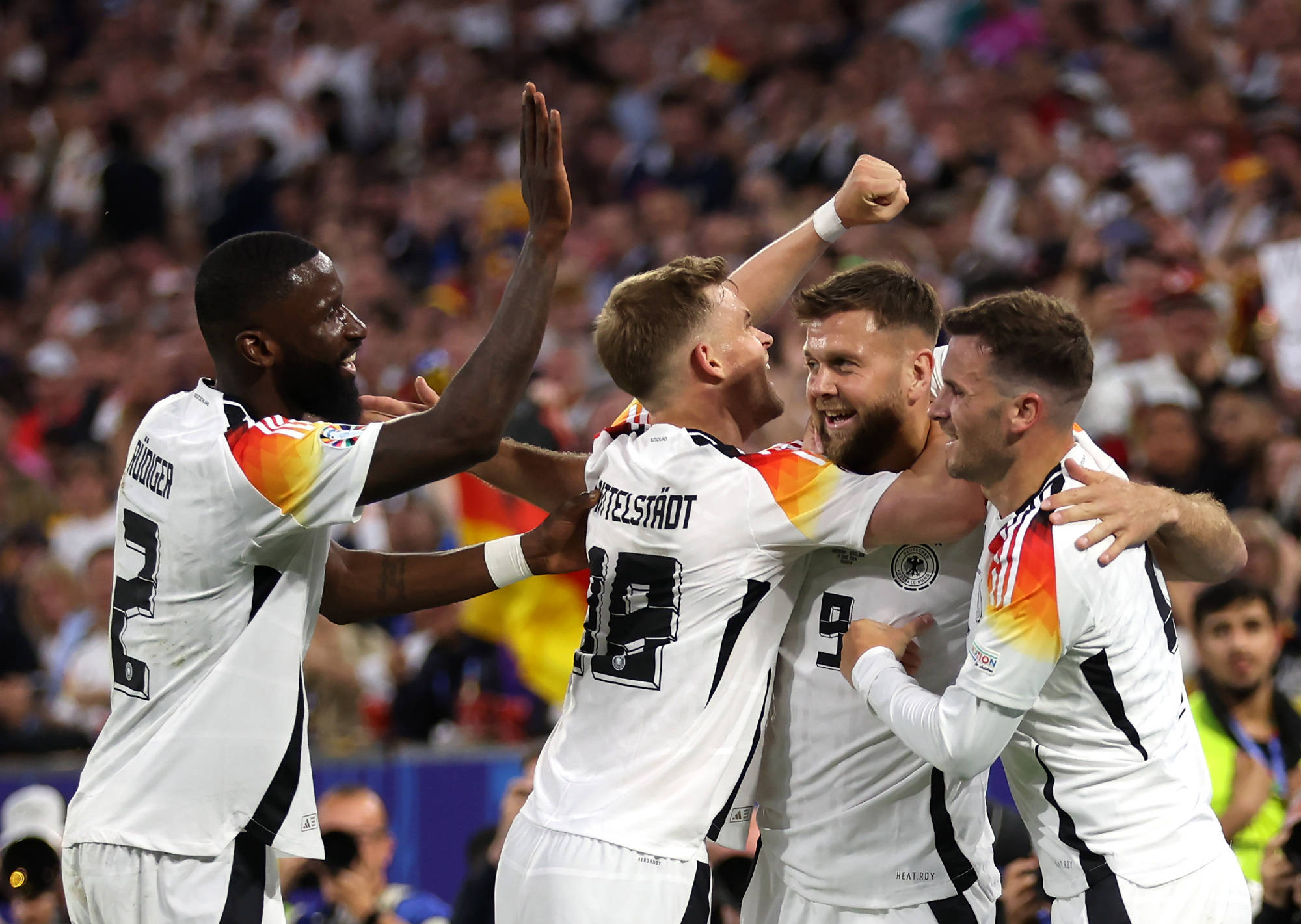 爱体育-意大利国家队在欧洲杯预选赛中取得胜利,势如破竹!