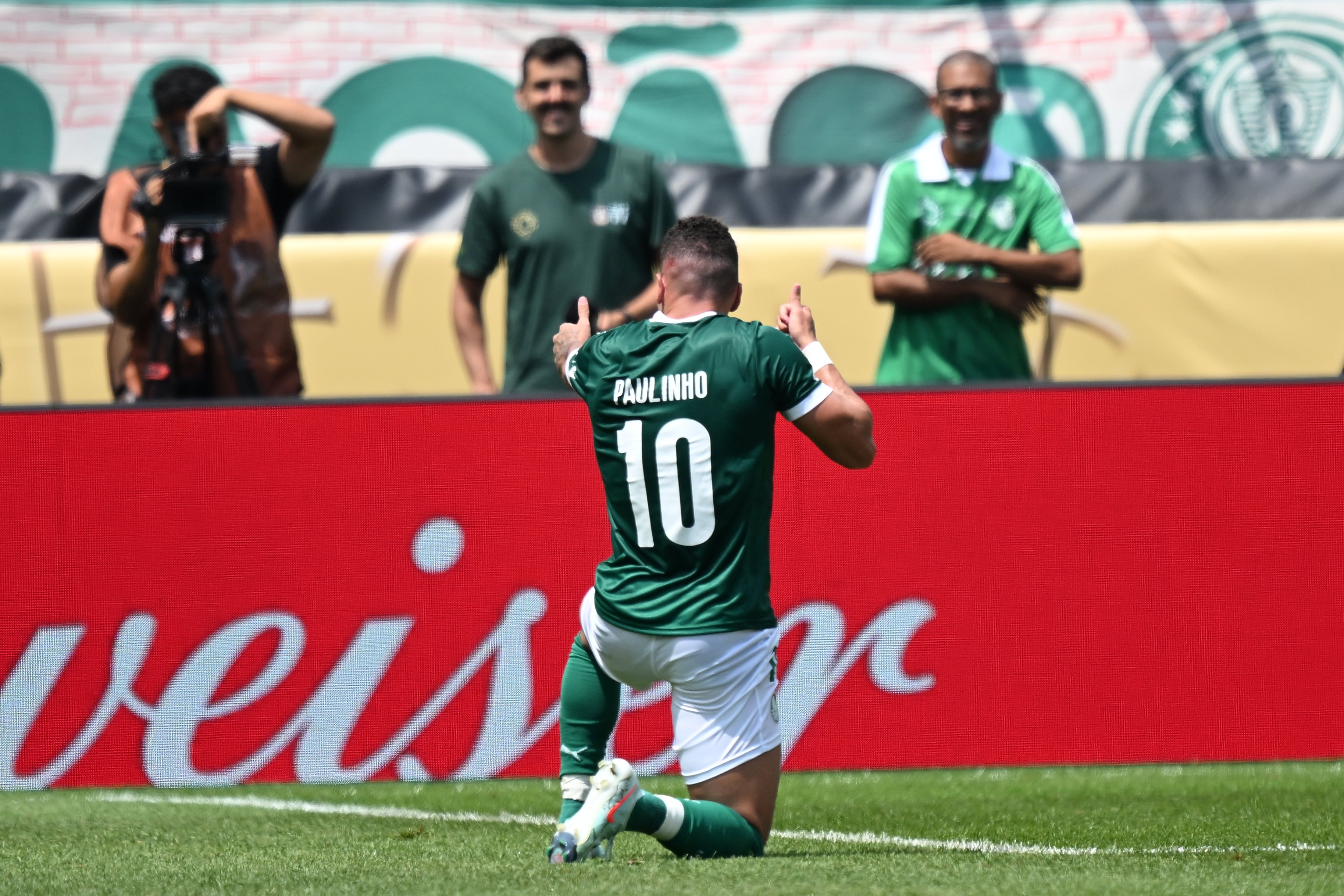 弗拉明戈队胜出,取得南美足球宝座 弗拉明戈队胜出,取得南美足球宝座